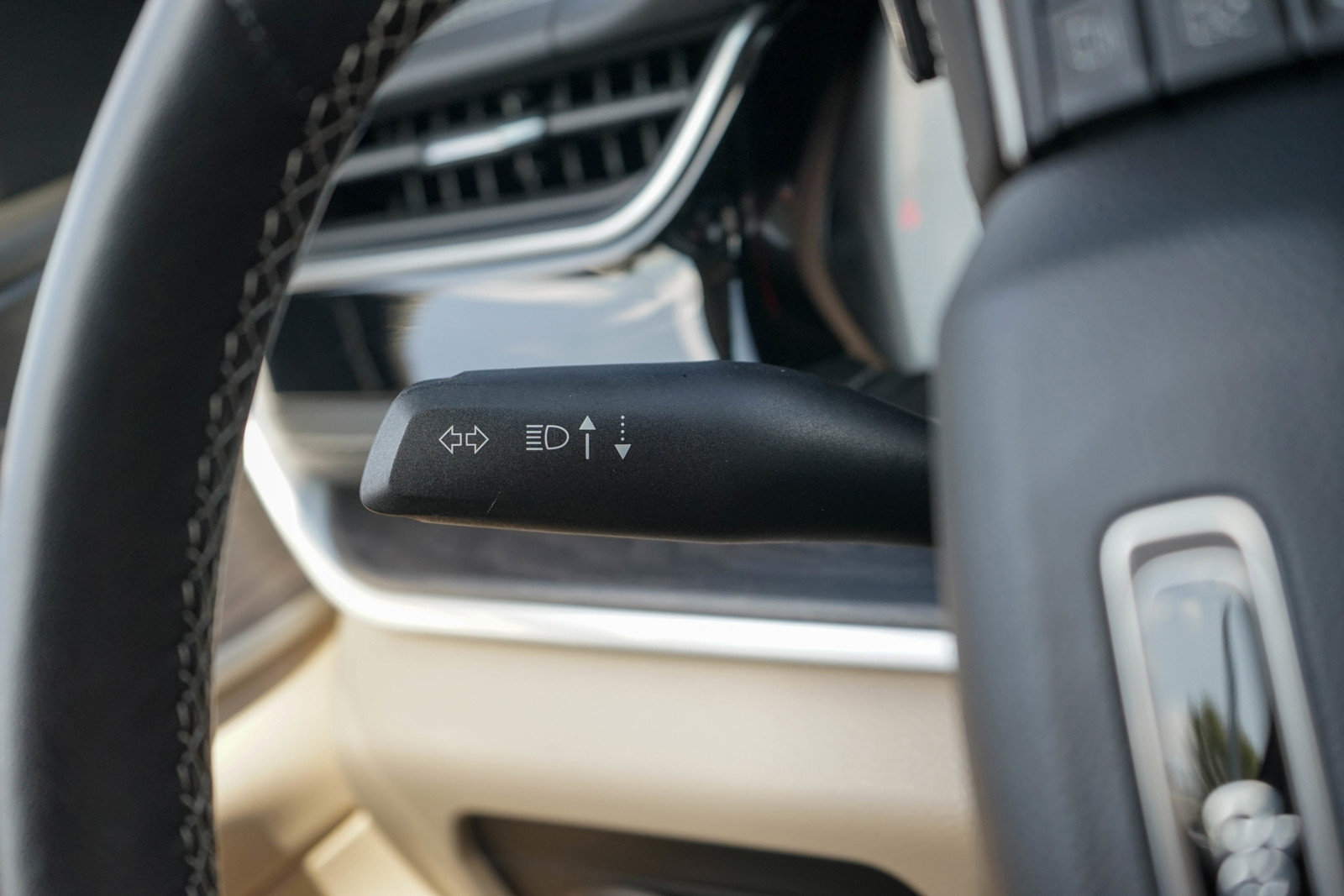 Used 2022 Jeep Grand Cherokee L Limited w/ Luxury Tech Group II image 24