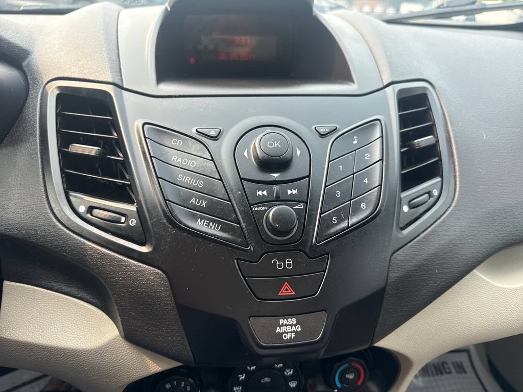 Used 2011 Ford Fiesta S FWD image 27