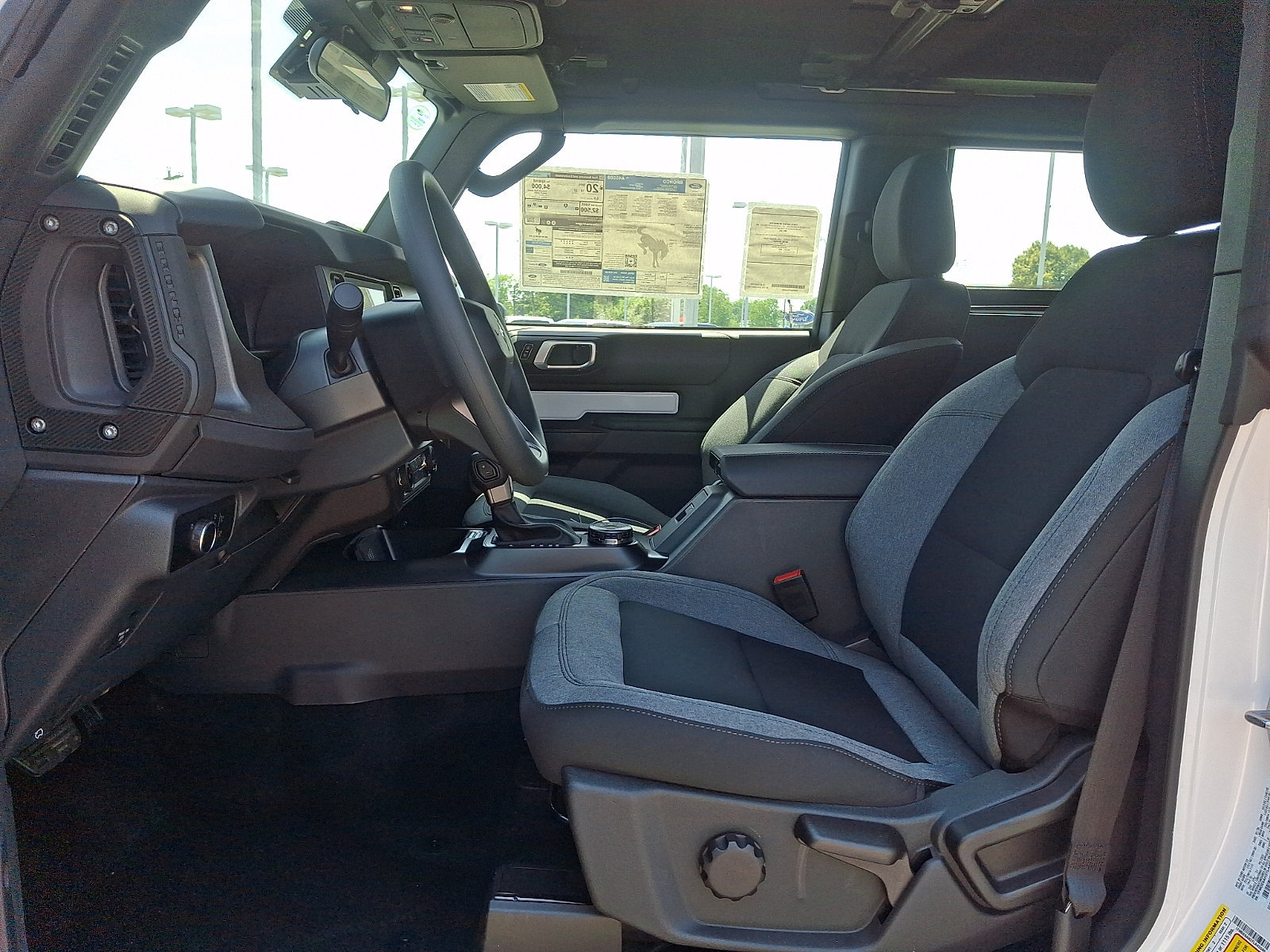 New 2026 Ford Bronco 2-Door AWD/4WD image 9