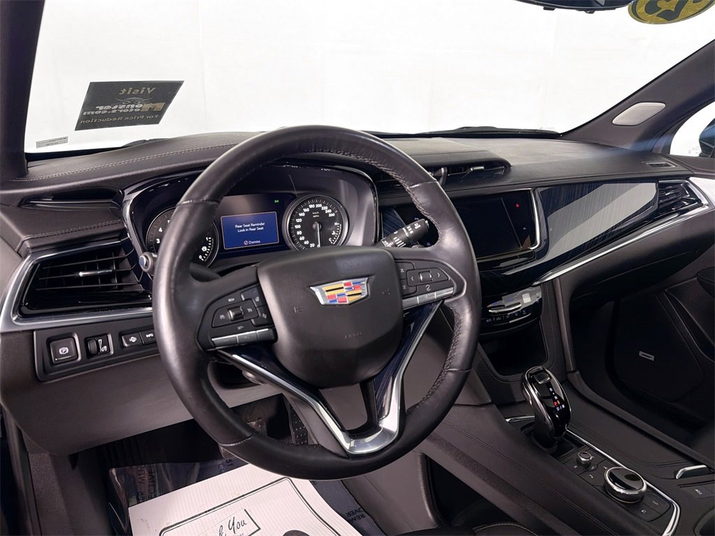 Used 2023 Cadillac XT6 Premium Luxury image 9