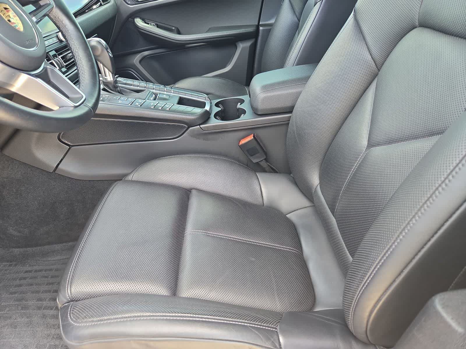 Used 2020 Porsche Macan AWD/4WD image 14