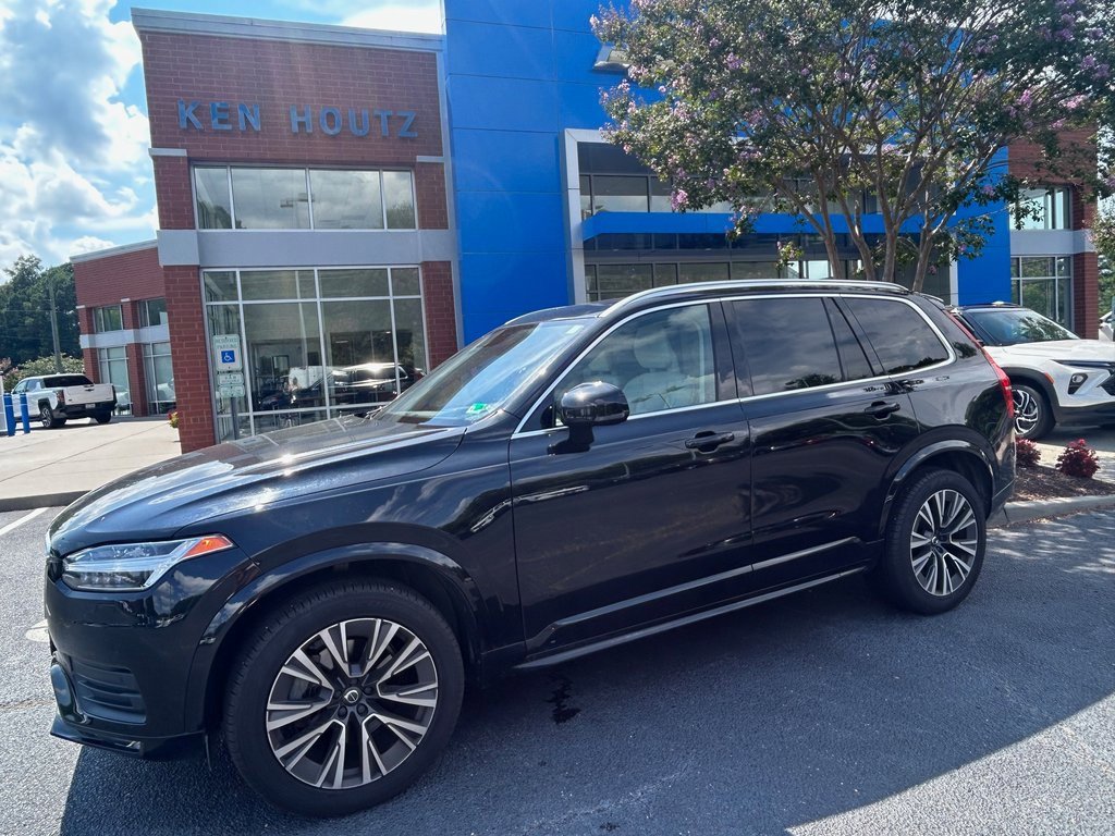 Used 2022 Volvo XC90 T6 Momentum w/ Advanced Package