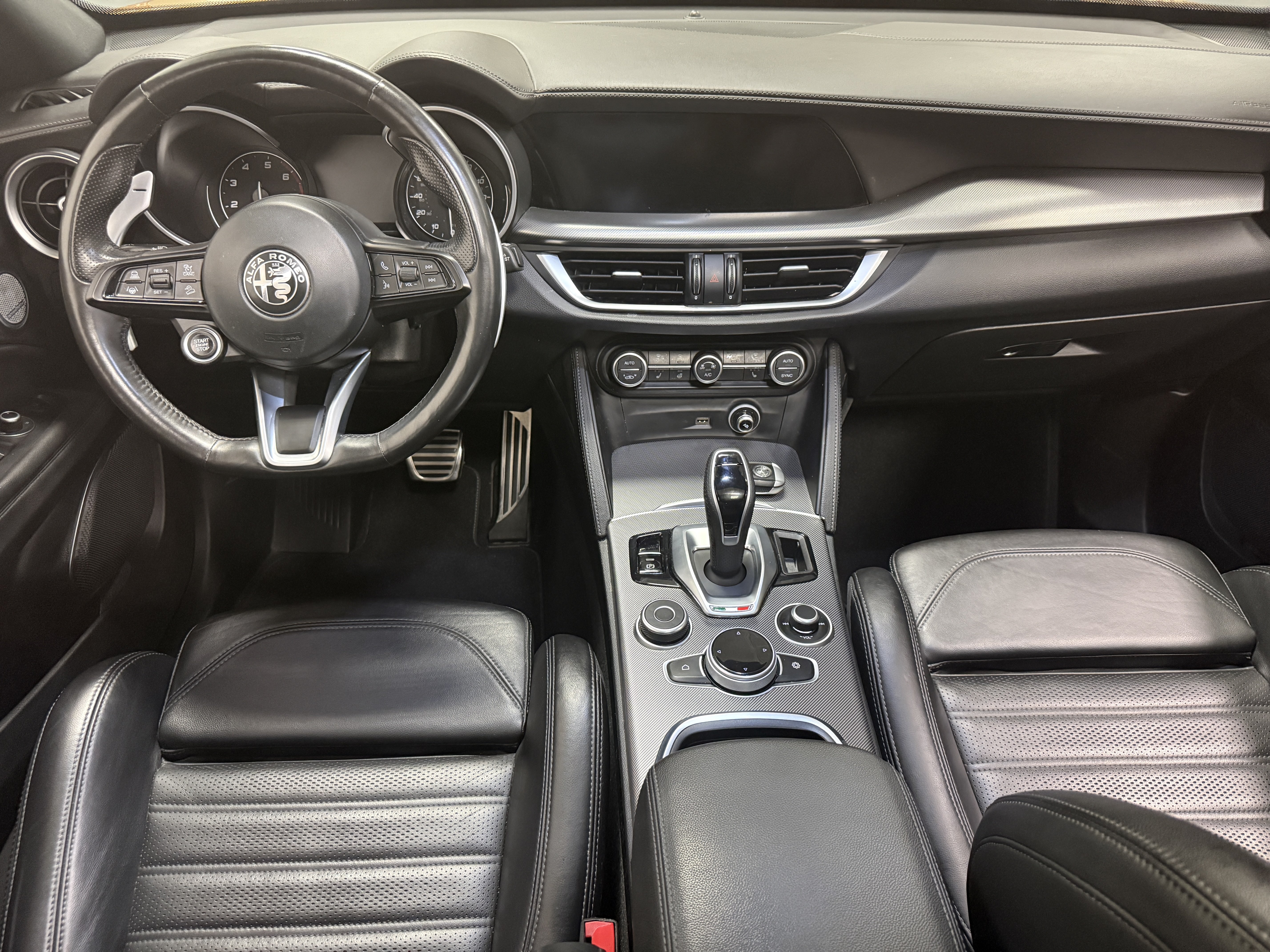 Certified 2023 Alfa Romeo Stelvio Veloce AWD/4WD image 7