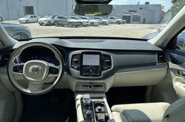 Used 2025 Volvo XC90 T8 Ultra w/ Protection Package Premier AWD/4WD image 3
