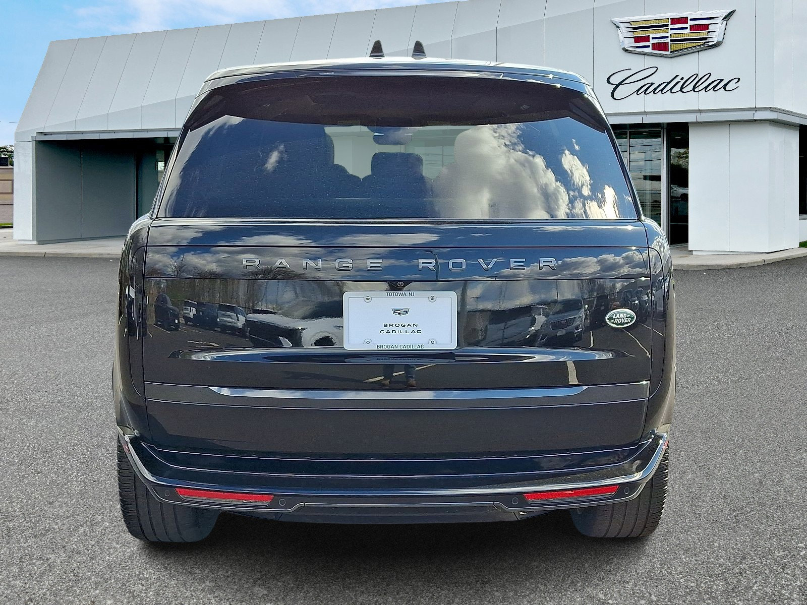 Used 2023 Land Rover Range Rover SE image 5