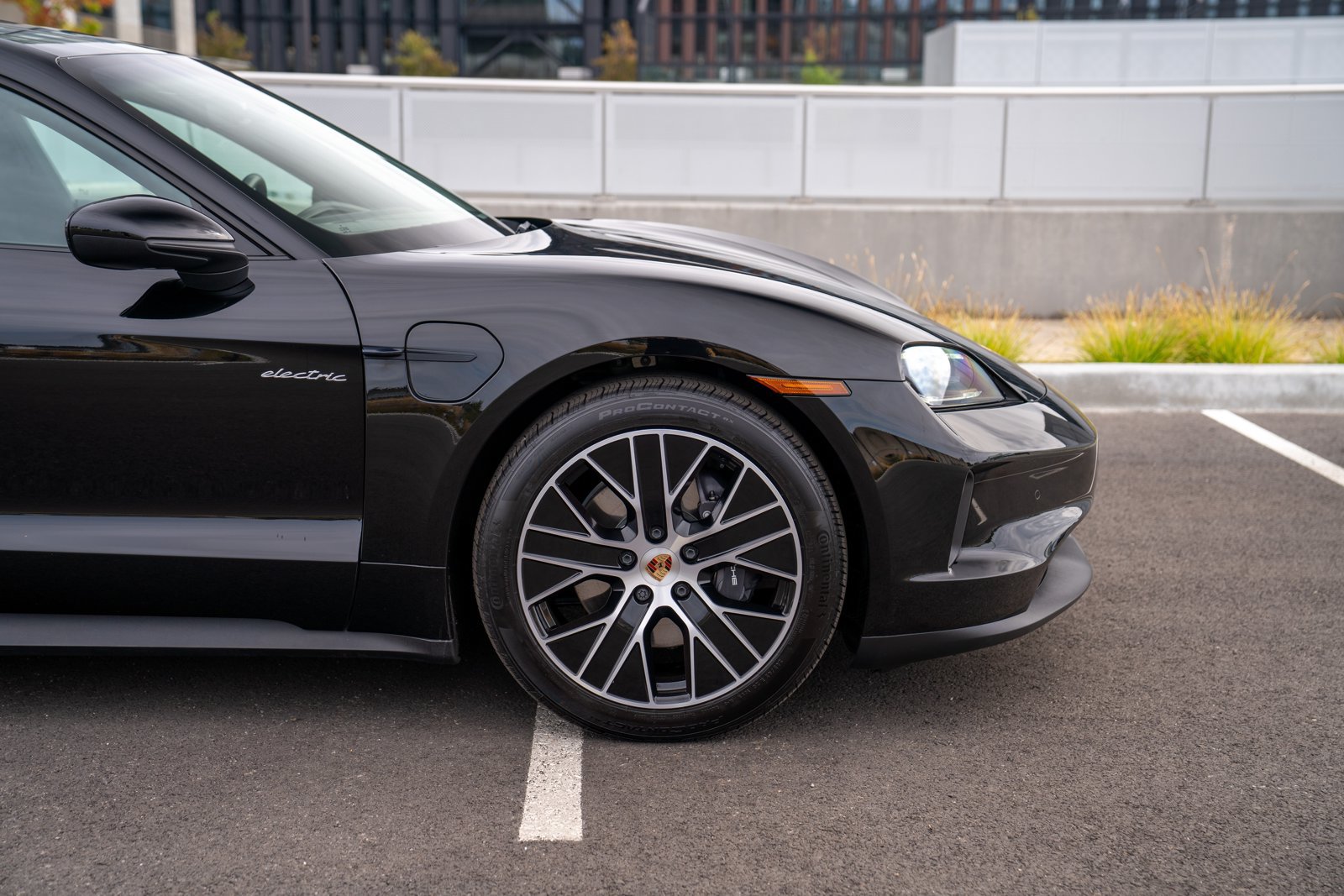 Certified 2025 Porsche Taycan RWD image 9