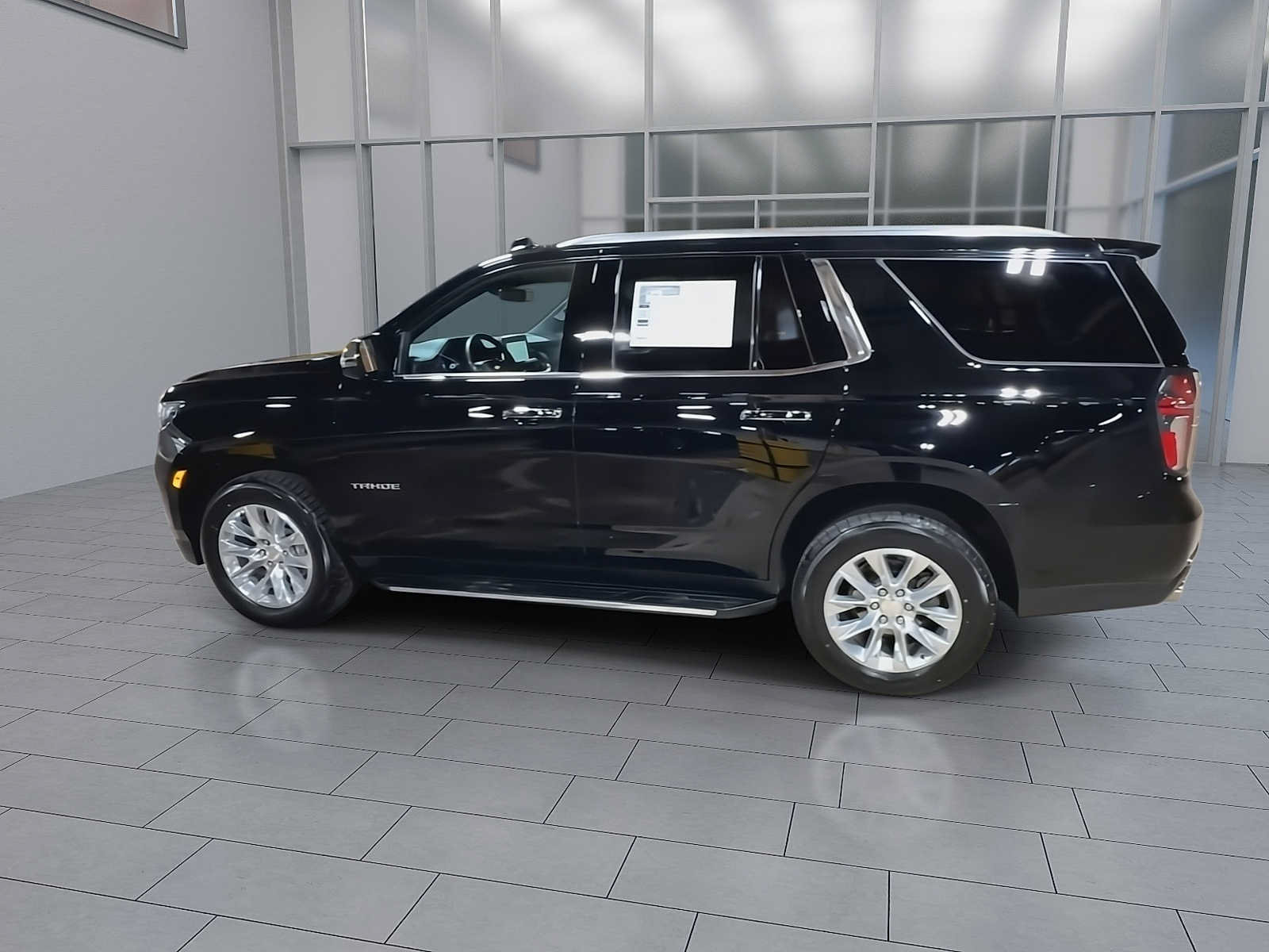 Used 2024 Chevrolet Tahoe Premier AWD/4WD image 6