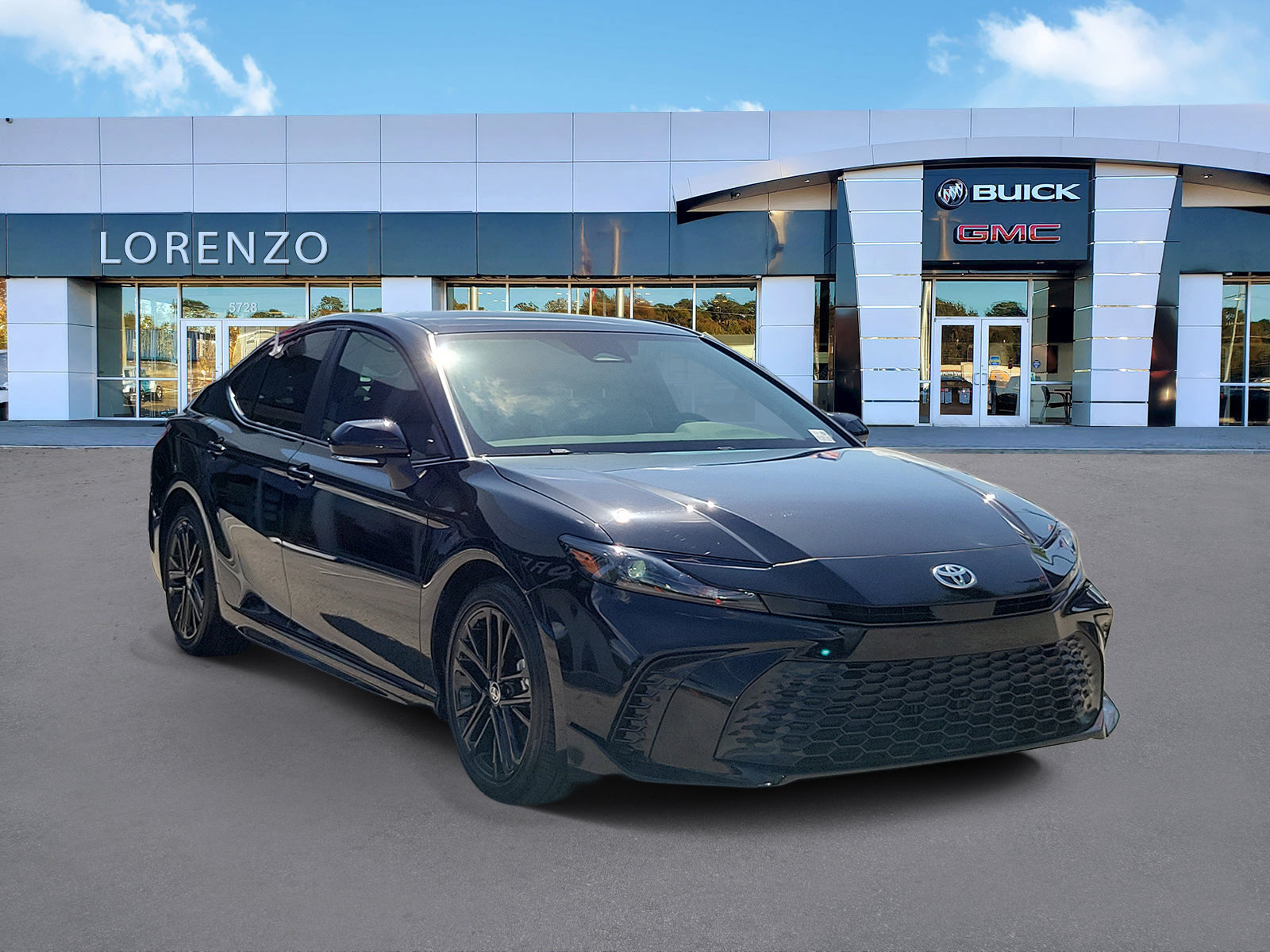 Used 2025 Toyota Camry SE FWD image 3