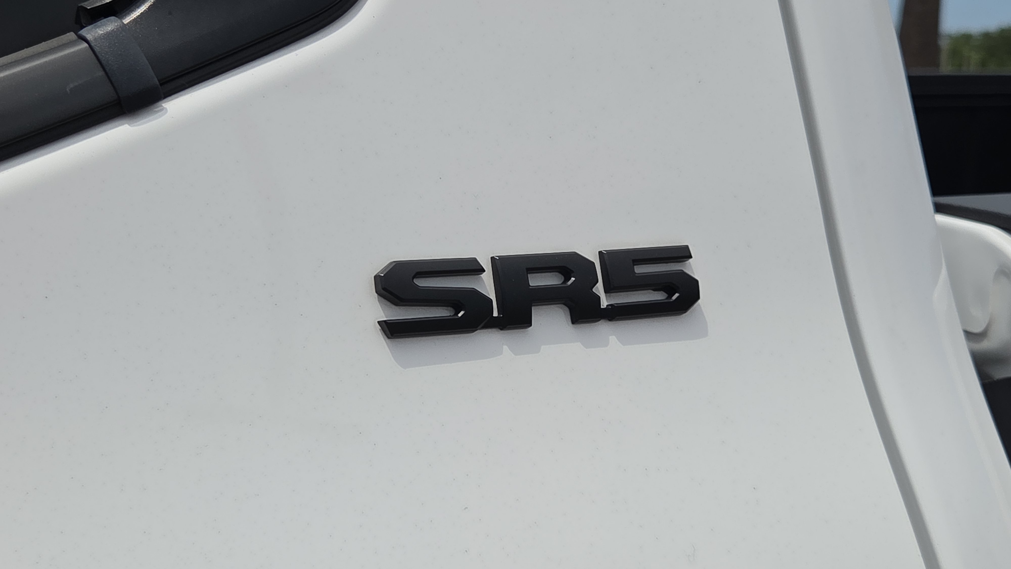 Used 2022 Toyota Tundra SR5 w/ TRD Off-Road Package AWD/4WD image 32