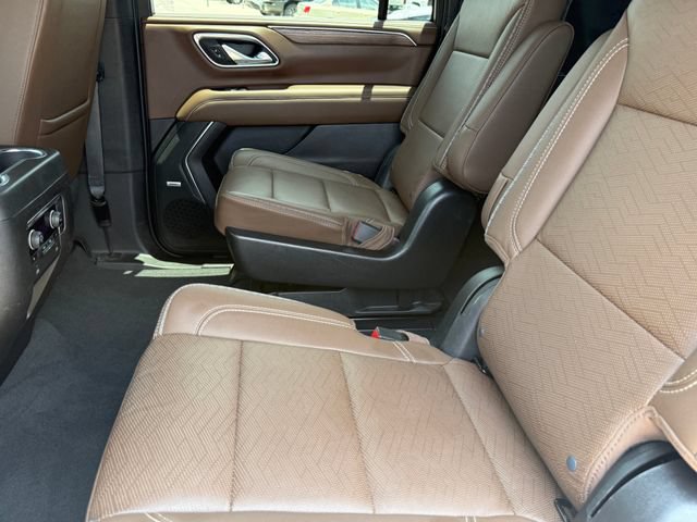 Used 2023 Chevrolet Suburban High Country AWD/4WD image 26
