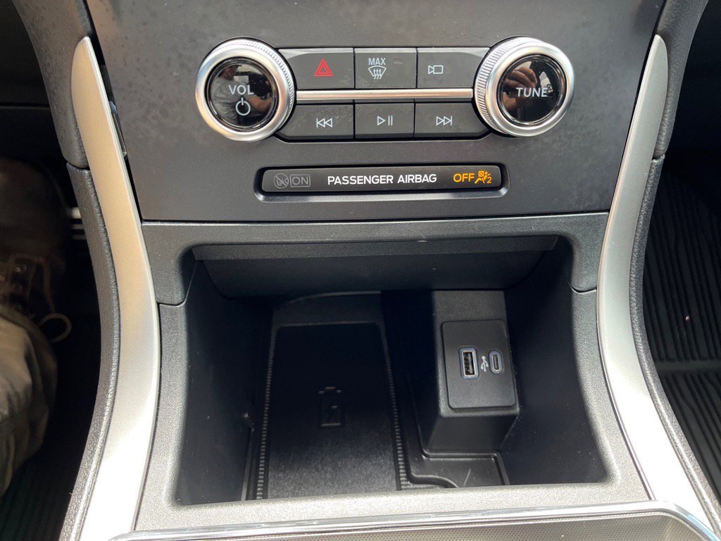 Used 2024 Ford Edge ST-Line w/ Cold Weather Package image 22