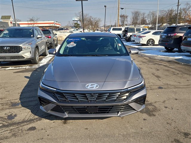 Certified 2024 Hyundai Elantra Limited image 3