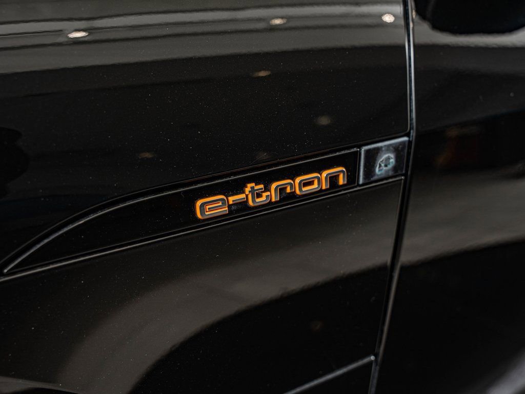 Used 2022 Audi e-tron Premium w/ Convenience Plus Package image 16