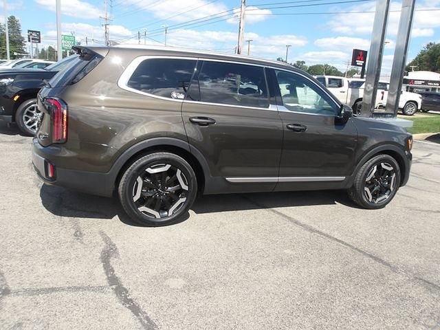 Certified 2023 Kia Telluride EX AWD/4WD image 8
