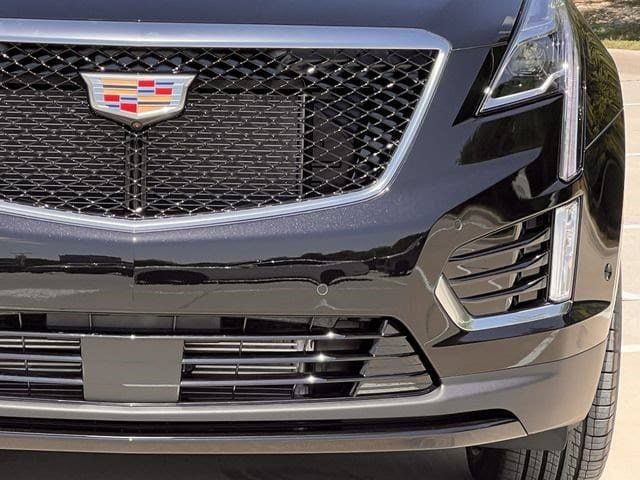 New 2026 Cadillac XT5 Sportv w/ LPO, Floor Liner Package AWD/4WD image 8