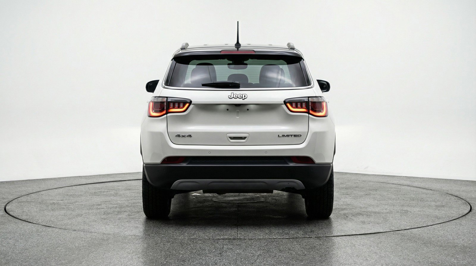 Used 2025 Jeep Compass Trailhawk image 7