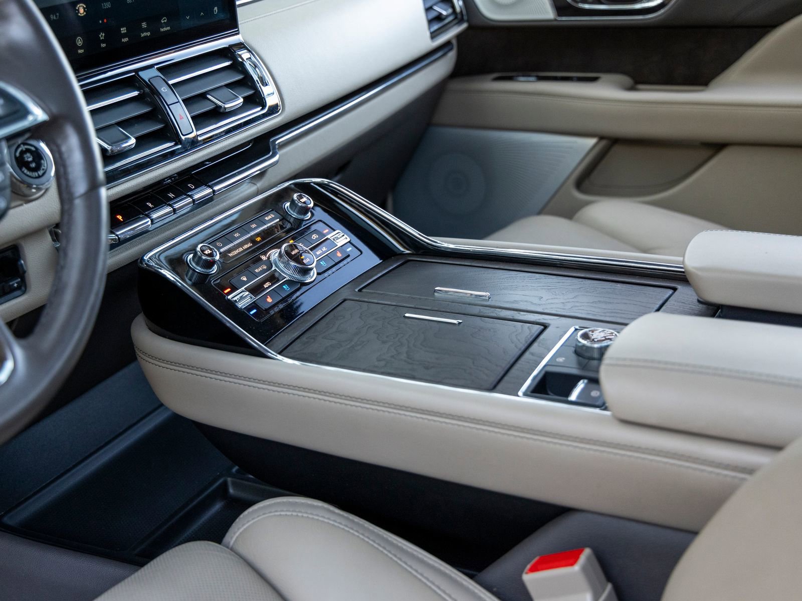 Used 2023 Lincoln Navigator Reserve image 43