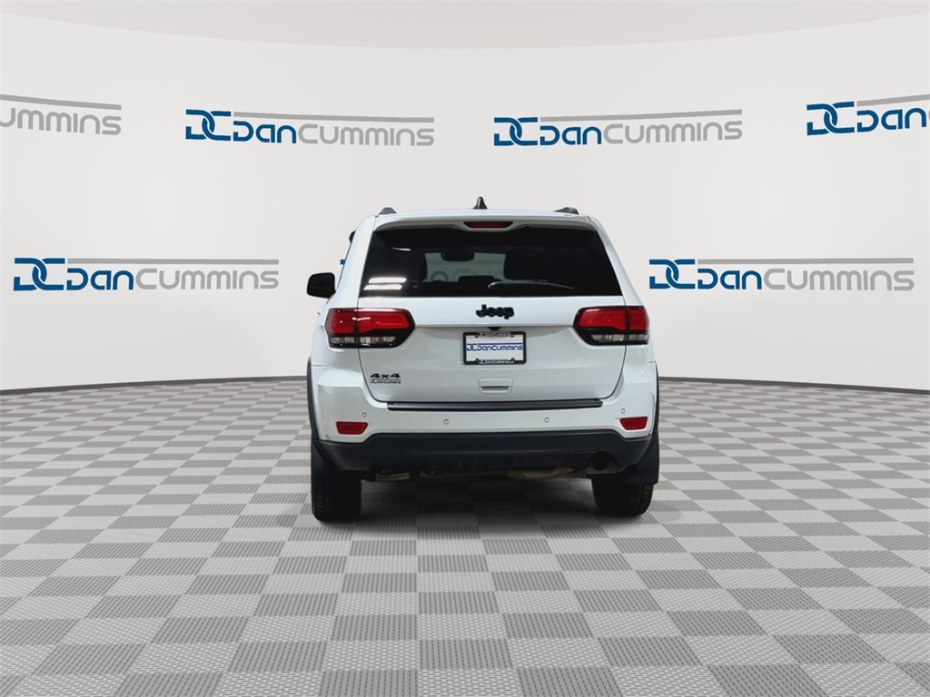 Used 2018 Jeep Grand Cherokee Laredo image 8