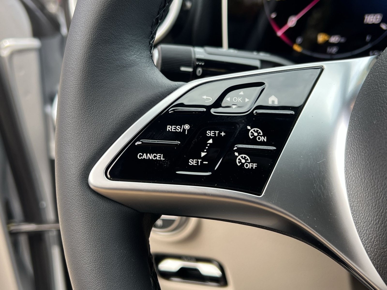 New 2027 Mercedes-Benz C 300 4MATIC Sedan image 36