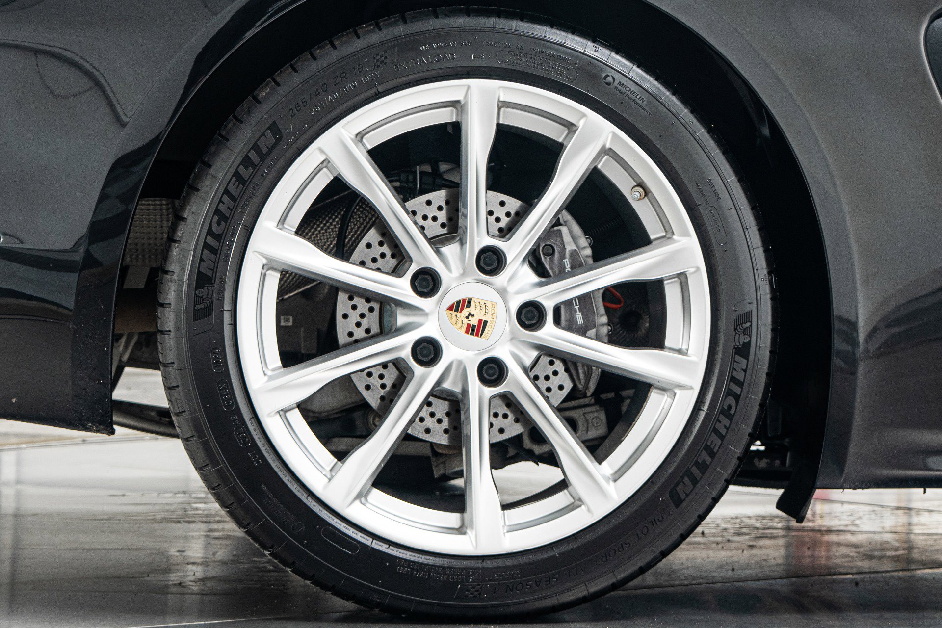 Used 2017 Porsche 718 Boxster RWD image 41