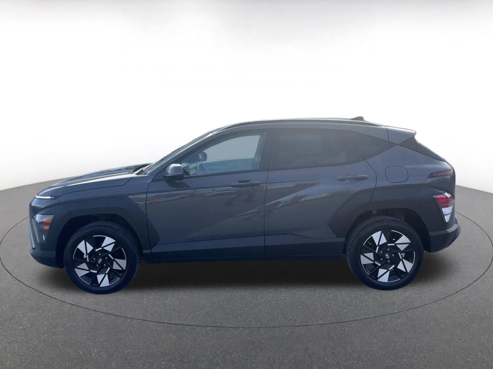 Used 2025 Hyundai Kona SEL image 9