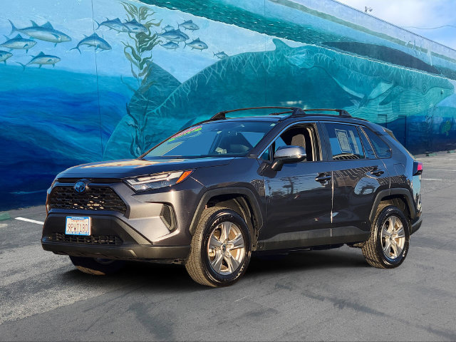 Used 2024 Toyota RAV4 LE AWD/4WD image 3