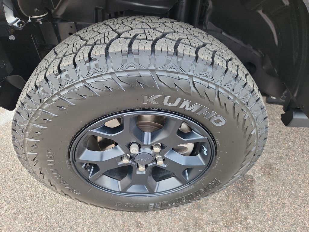 Used 2020 Jeep Wrangler Sport AWD/4WD image 17