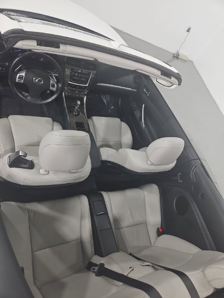 Used 2011 Lexus IS 250C w/ Luxury Pkg RWD image 20