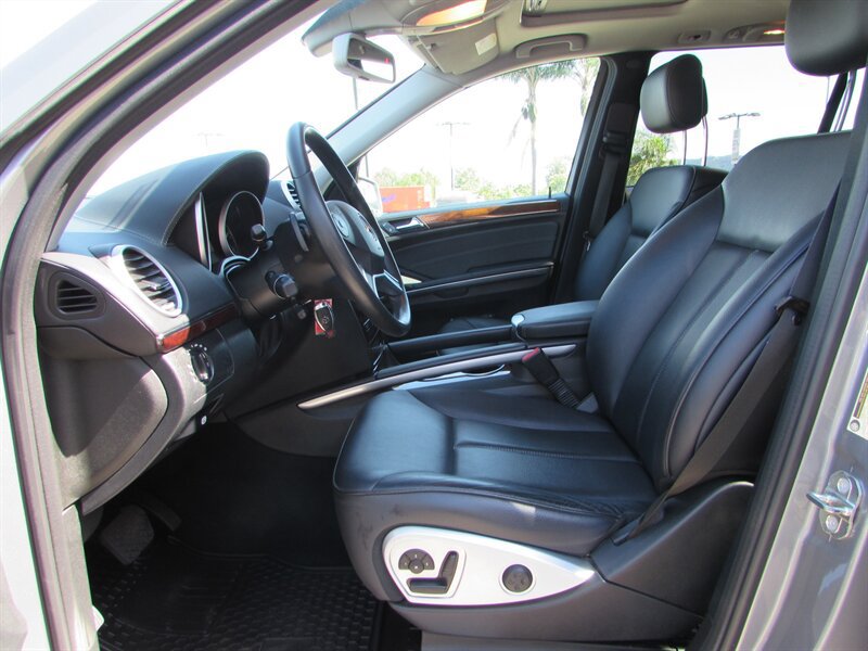 Used 2011 Mercedes-Benz GL 450 4MATIC image 9