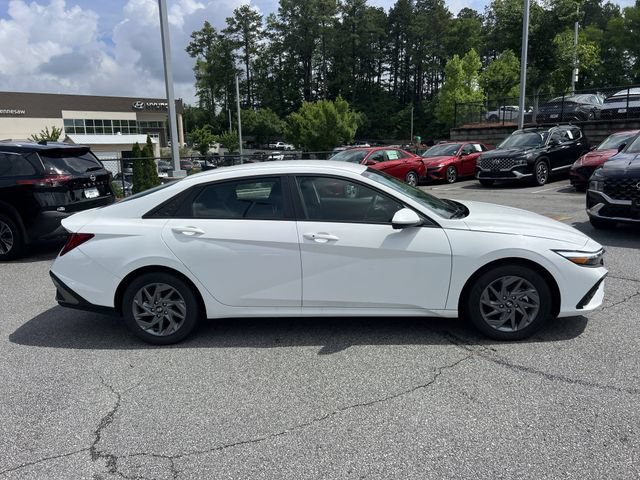 Used 2026 Hyundai Elantra Hybrid FWD image 8