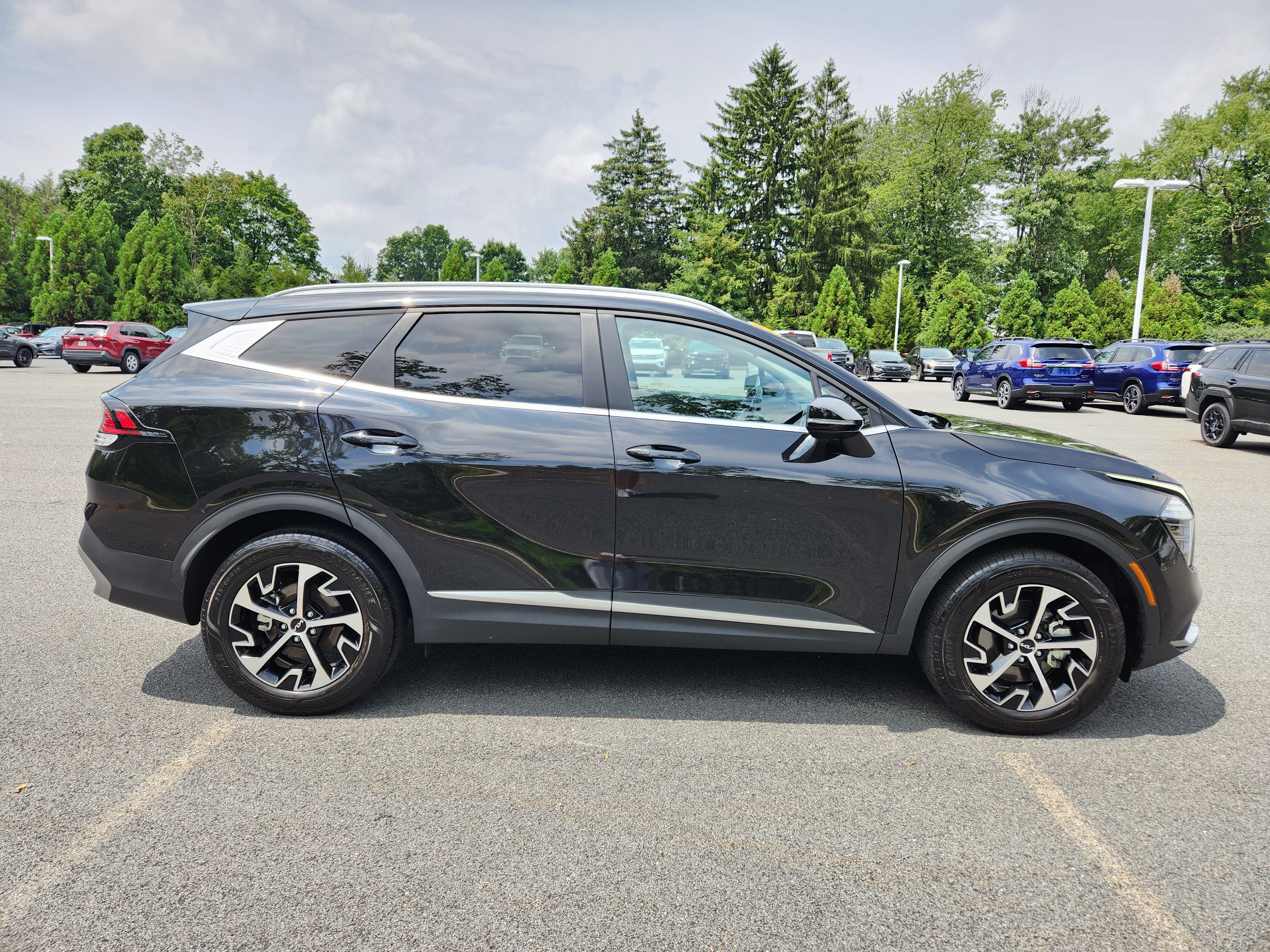 Used 2025 Kia Sportage EX AWD/4WD image 6