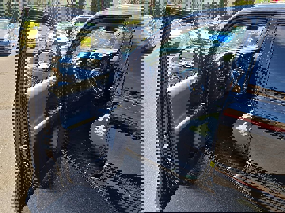 Used 2018 Toyota Tacoma SR5 image 41