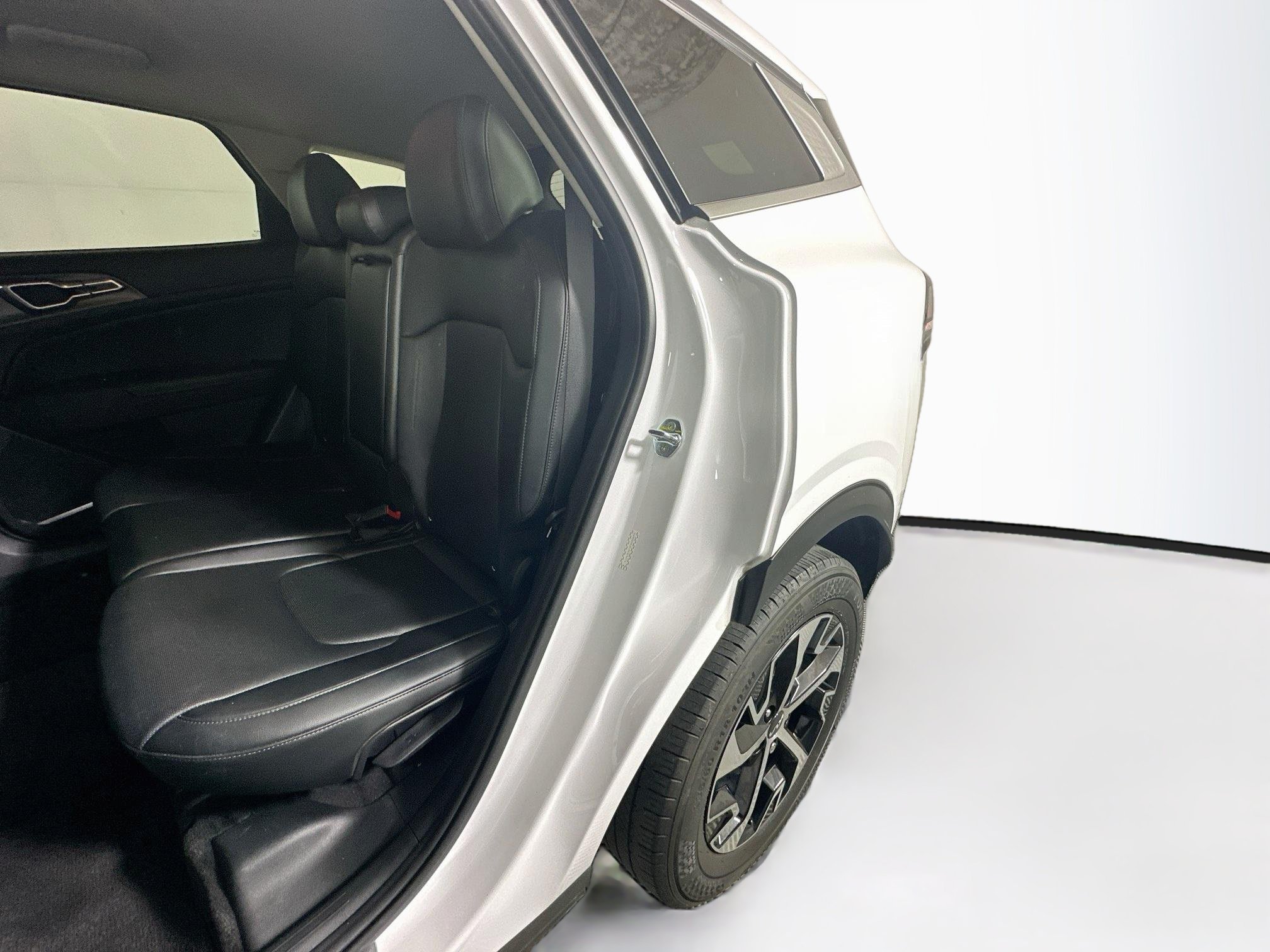 Used 2023 Kia Sportage EX AWD/4WD image 26