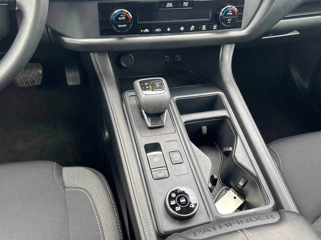 Used 2024 Nissan Pathfinder S AWD/4WD image 21