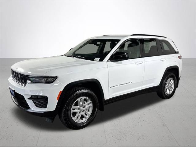 Certified 2025 Jeep Grand Cherokee Laredo w/ MOPAR Finishing Package AWD/4WD image 2