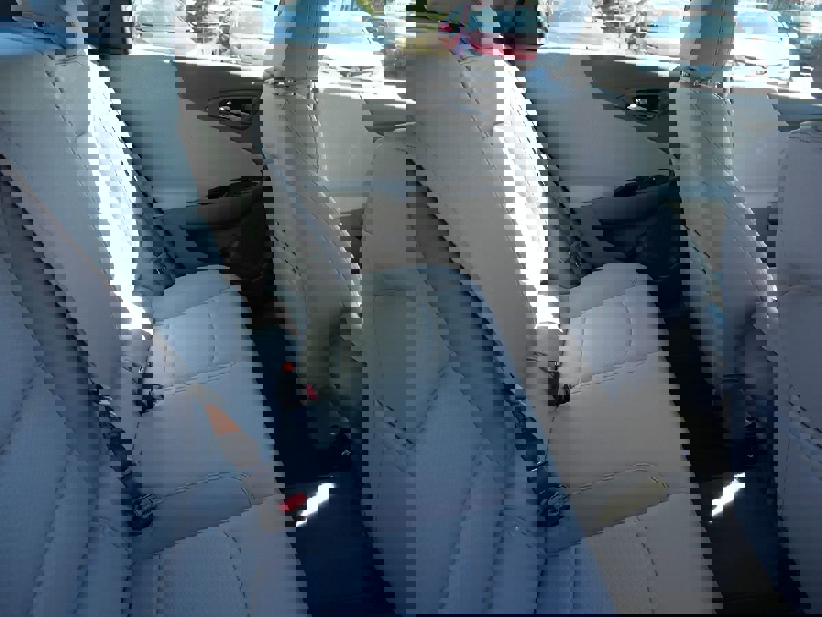 Used 2021 Chevrolet Malibu LS image 27