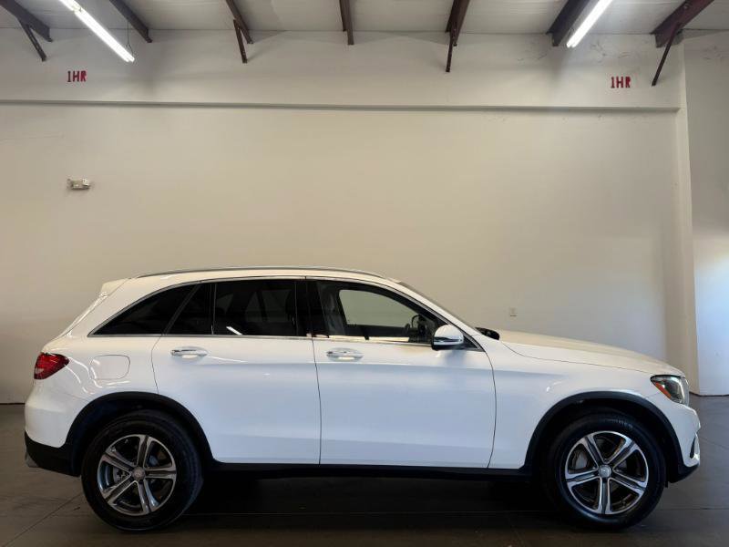 Used 2016 Mercedes-Benz GLC 300 image 2