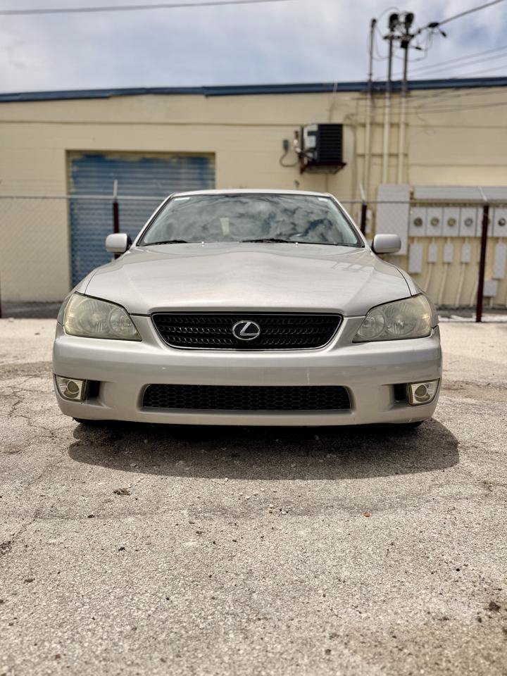 Used 2003 Lexus IS 300 w/ Power & Leather Pkg RWD image 6