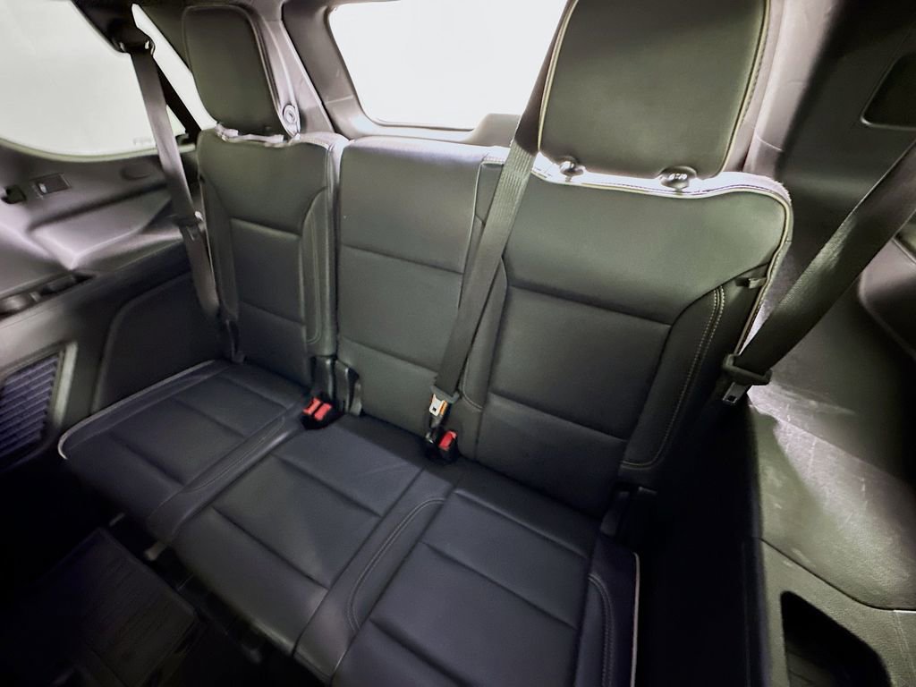 Used 2023 GMC Yukon SLT image 4