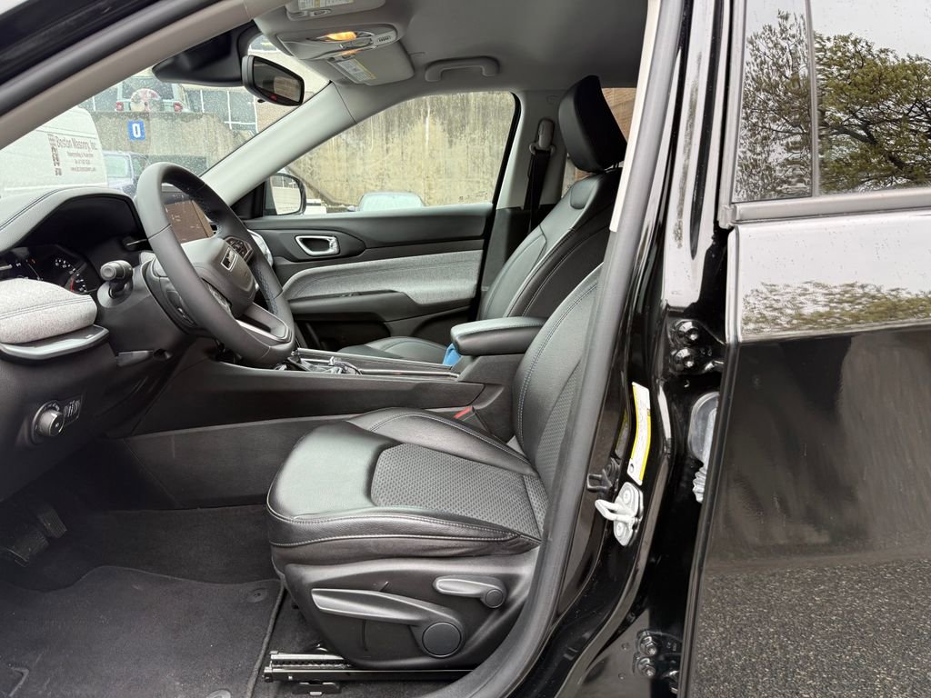 Used 2022 Jeep Compass Latitude AWD/4WD image 15