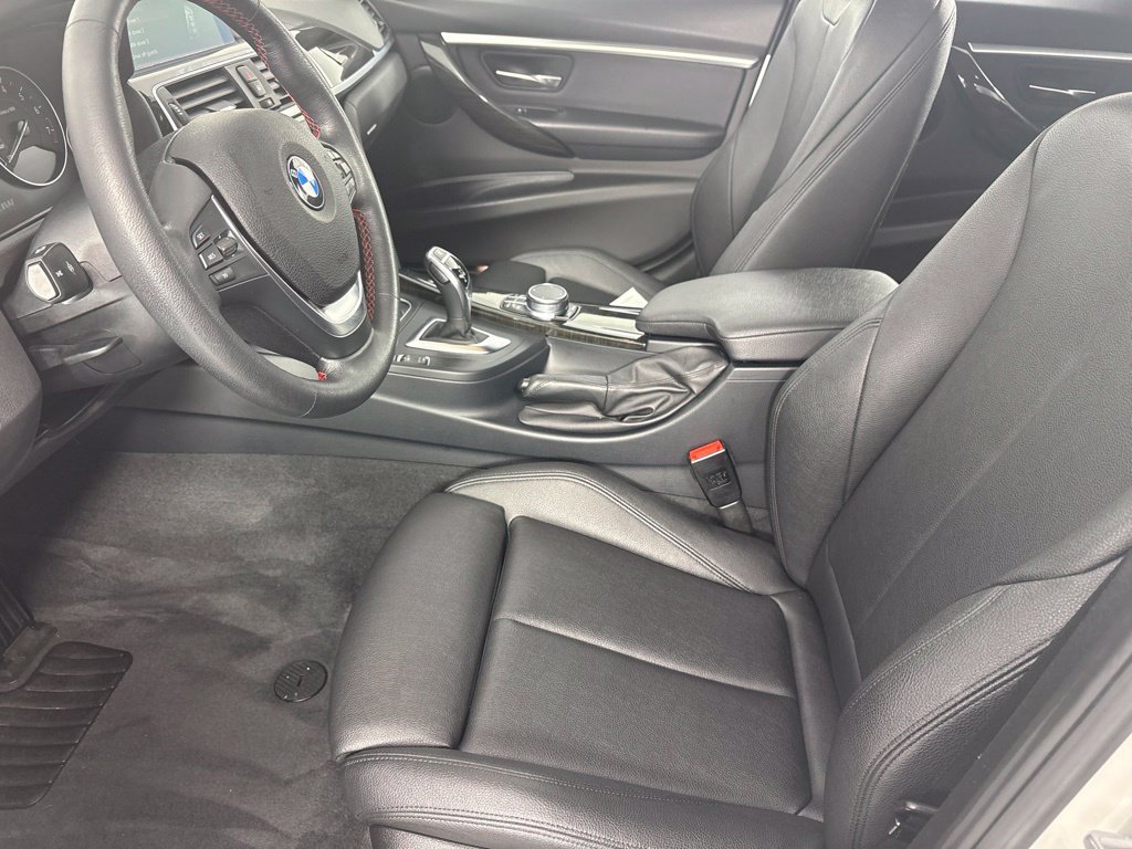 Used 2018 BMW 330i xDrive Sedan w/ Convenience Package AWD/4WD image 11