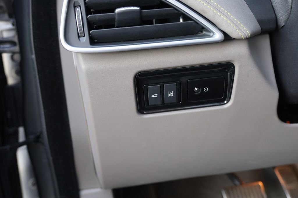 Used 2018 Jaguar F-PACE R-Sport AWD/4WD image 24