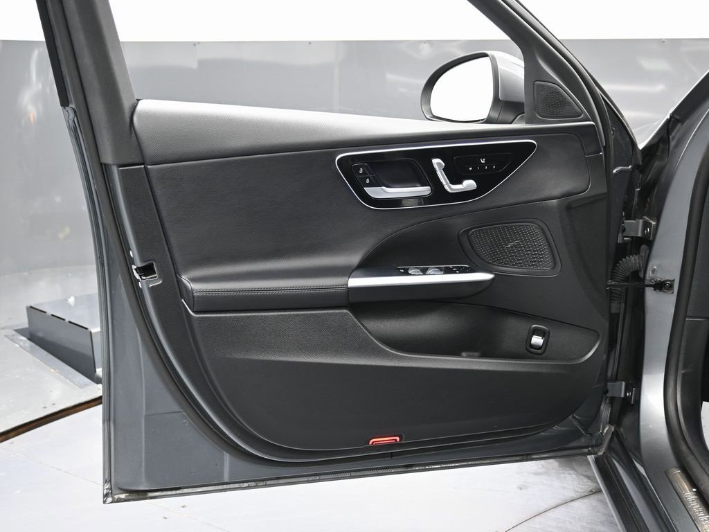Used 2024 Mercedes-Benz C 300 4MATIC Sedan image 41