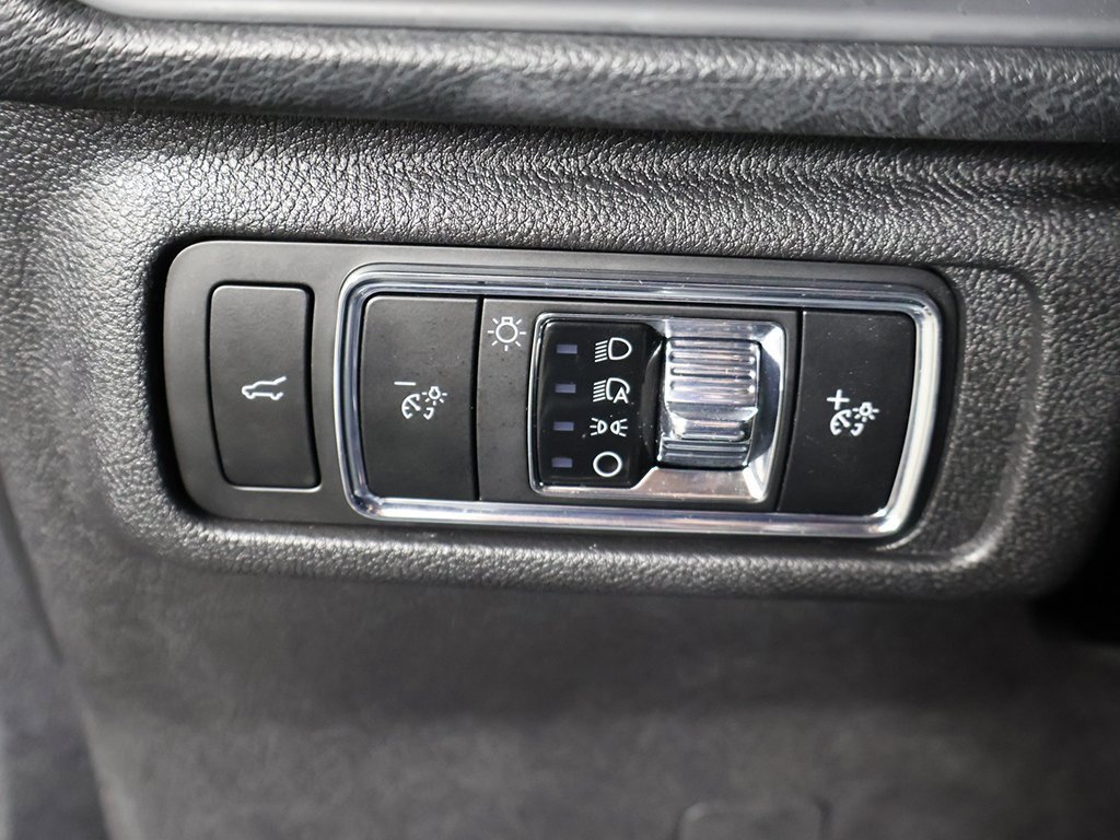 Used 2023 Lincoln Corsair AWD image 36