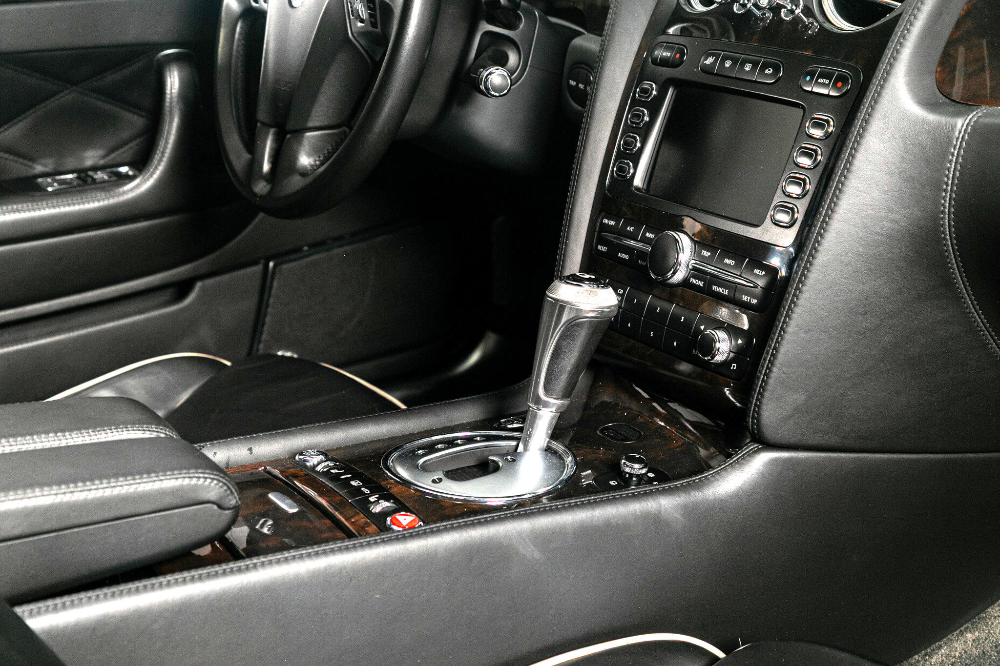 Used 2009 Bentley Flying Spur Flying Spur Speed w/ Convenience Specification Pkg image 34