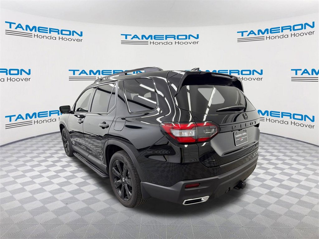 Used 2025 Honda Pilot Black Edition image 3