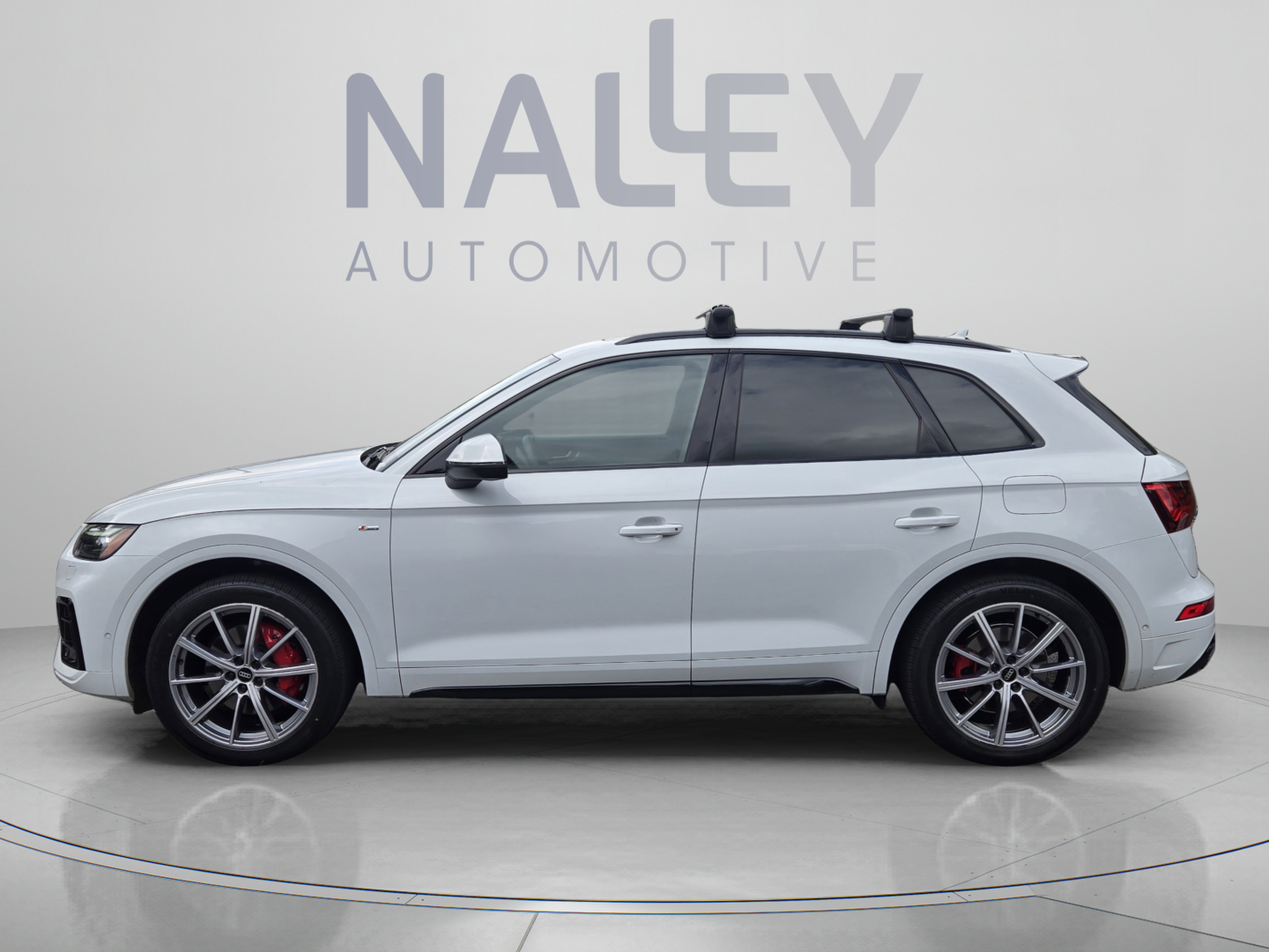 Used 2024 Audi Q5 e Prestige w/ Prestige Package AWD/4WD image 2