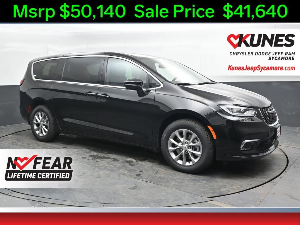 New 2026 Chrysler Pacifica Select AWD/4WD image 1