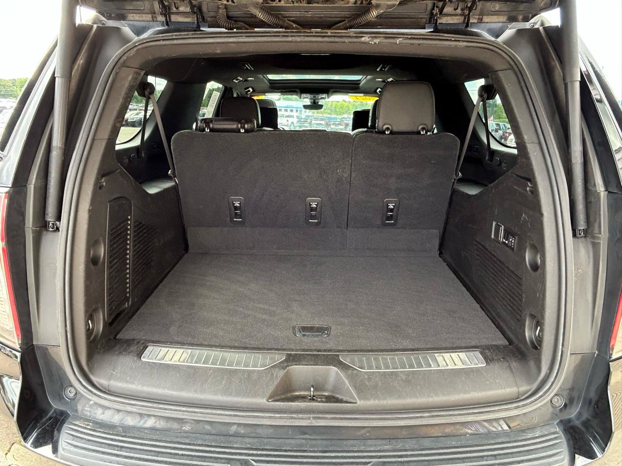 Used 2021 Chevrolet Suburban High Country AWD/4WD image 19