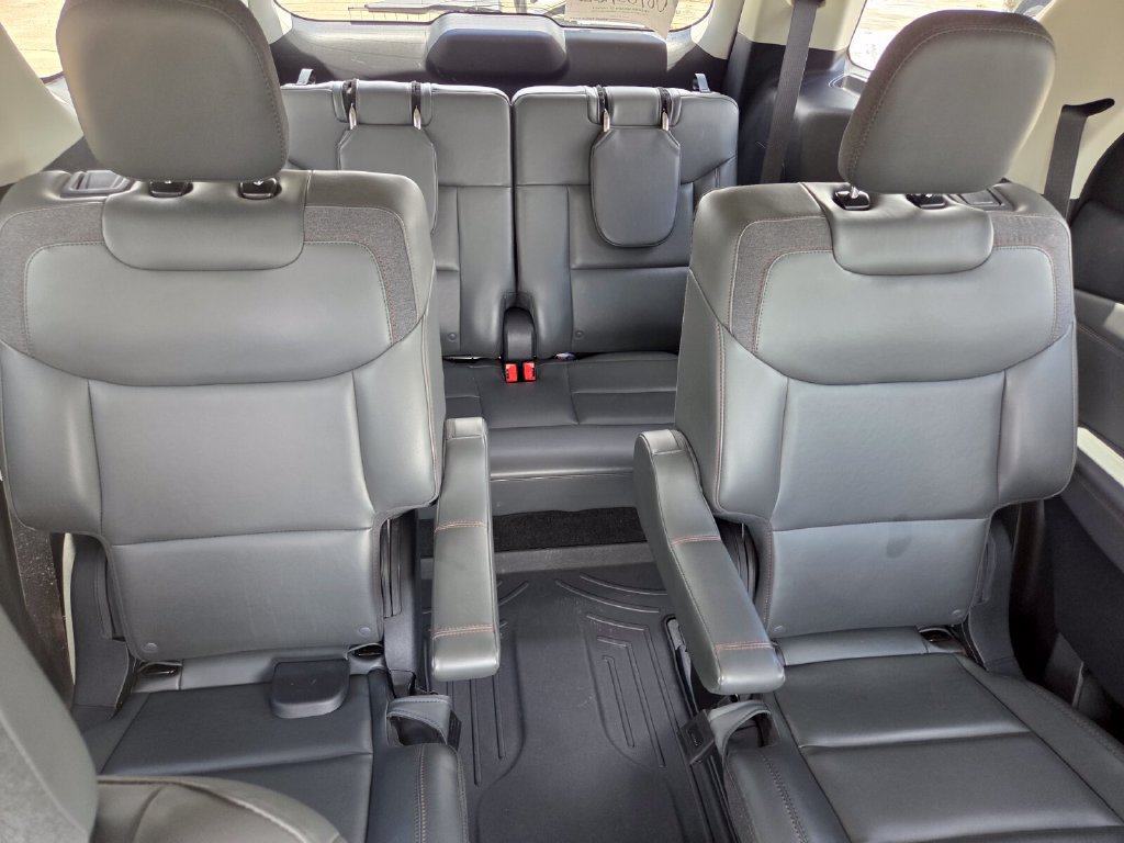 Used 2025 Ford Explorer Active w/ Active Comfort Package AWD/4WD image 31